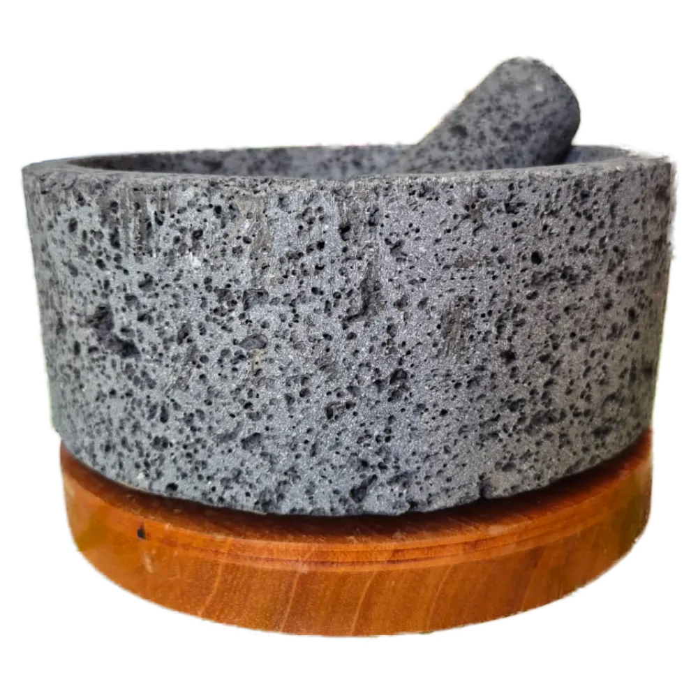 Molcajete de Piedra Volcánica Yohual de 8 Pulgadas con Base de Cedro 02.webp