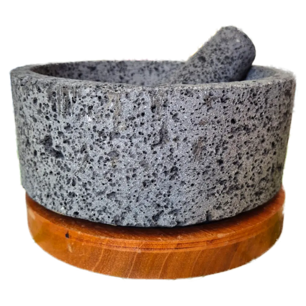 Molcajete de Piedra Volcánica de  8 Pulgadas Yohual con Base de Cedro