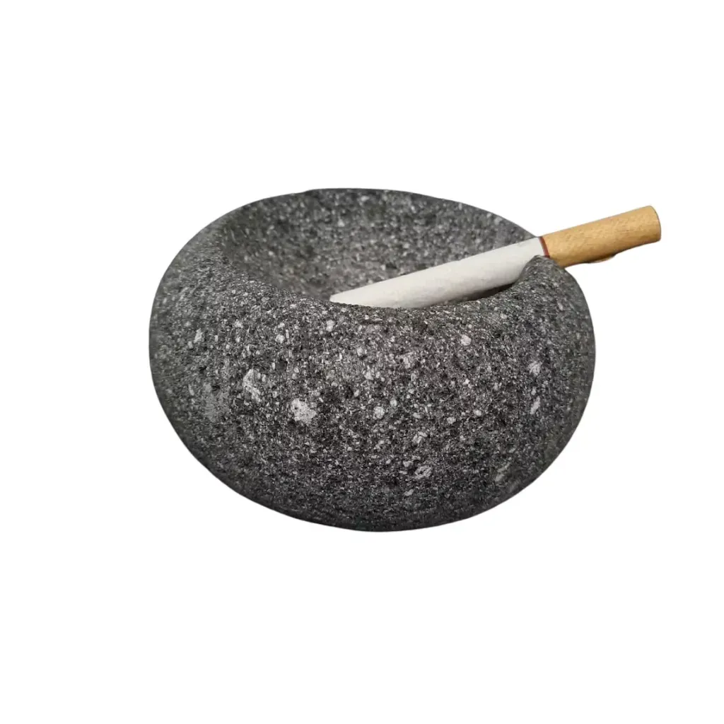 [CNC03] Cenicero Redondo de Piedra Volcánica de 4 Pulgadas